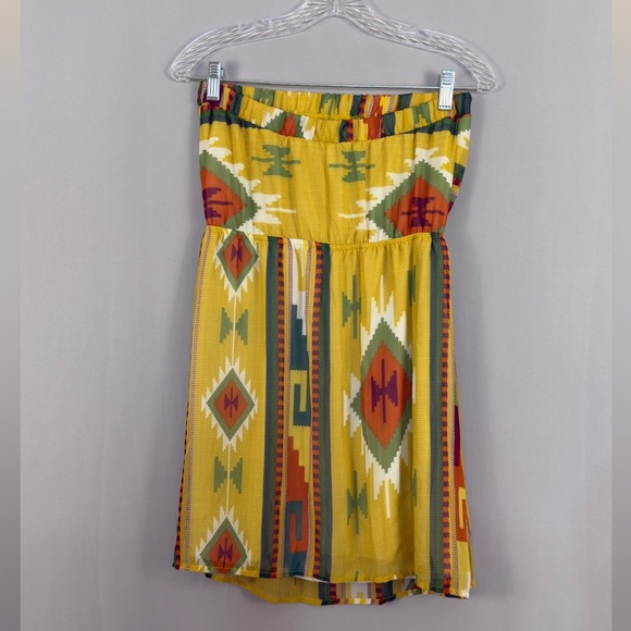 Tyche Strapless Dress in Yellow and Multicolor Pattern - Picture 3 of 3